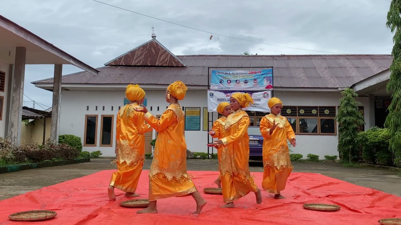 Tari Panen SMA PGRI 4 Padang