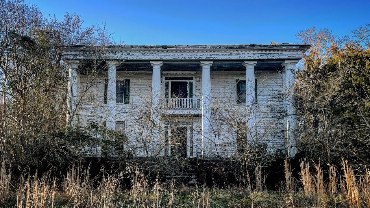 Beautiful Abandoned Pre Civil War Southern Farm House in Georgia
