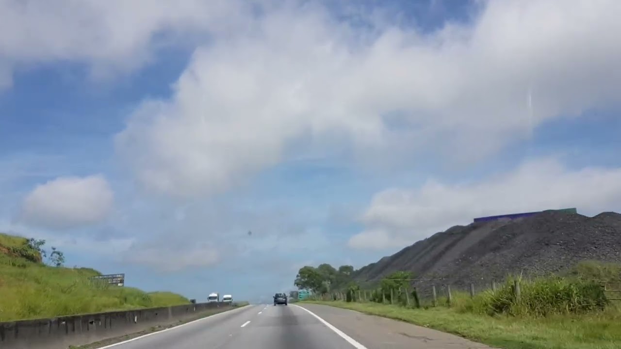 Rodovia Presidente Dutra.