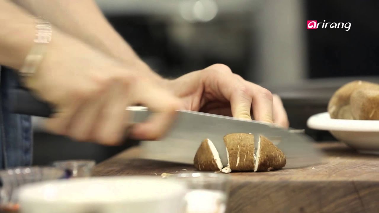 My Little Kitchen S2 Ep2 Kimchi Jjigae (with Pork and Tomatoes) 돼지고기 토마토 김치찌개