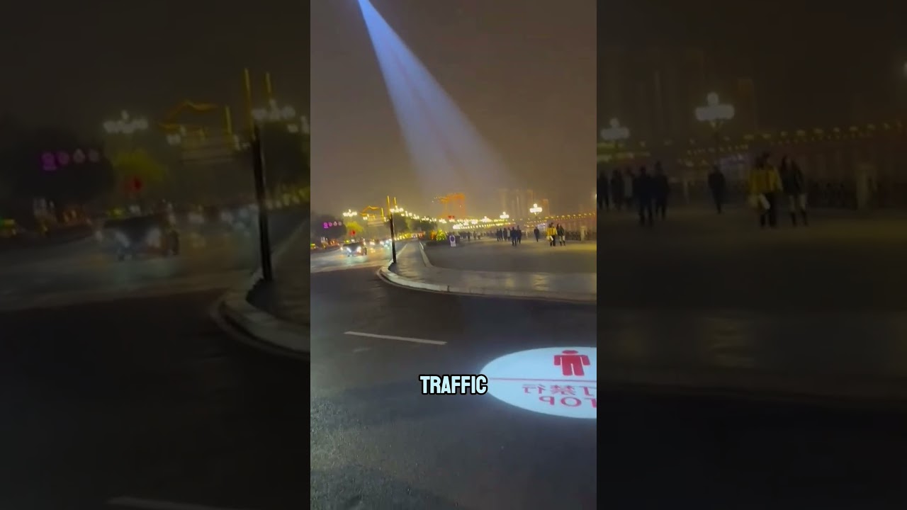 Голографические дорожные знаки в Китае 🚦
