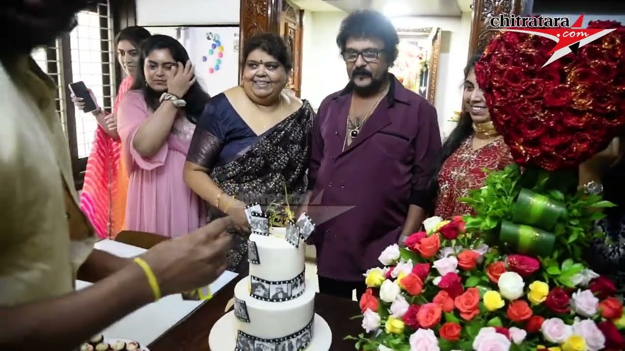 Crazy Star V Ravichandran Birthday Celebrated with Falily & Fans