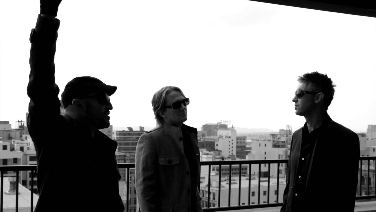 Les Friction - Firewall (New Single 2013) w/ Lyrics