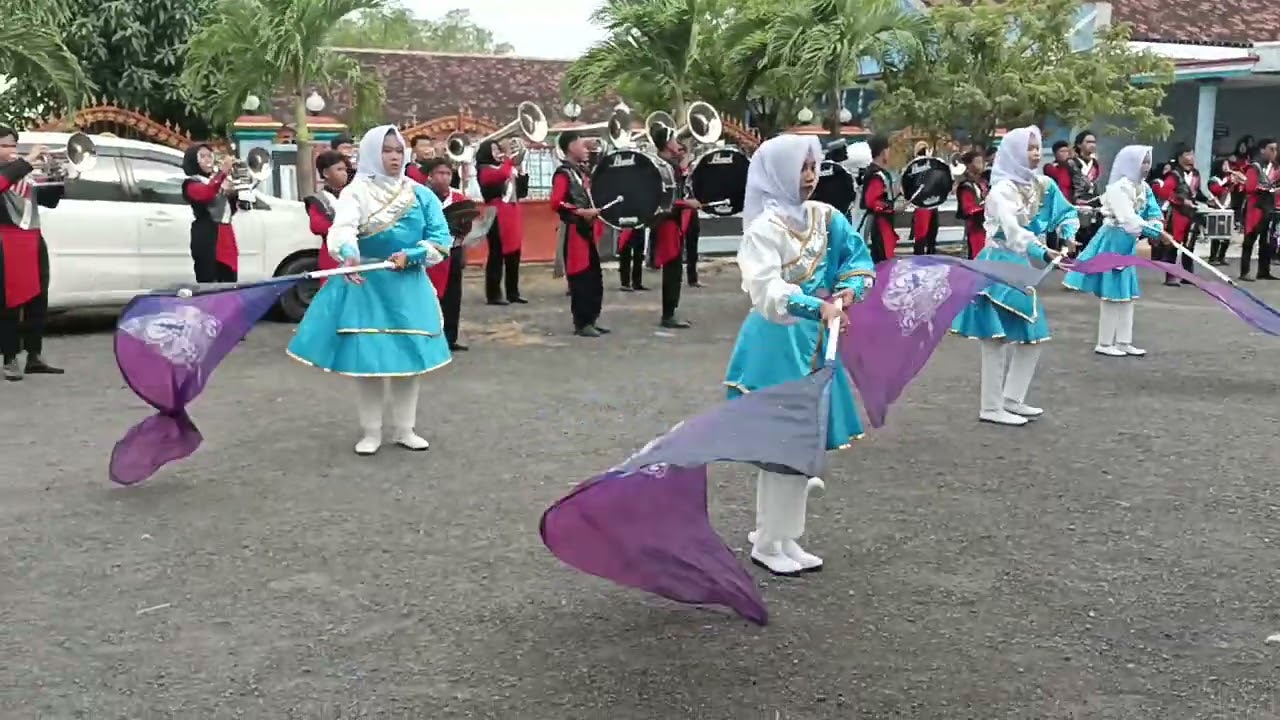 Display Marching Band MA Abadiyah Gabus GSA dalam rangka wisuda TPQ Sambirejo 2026