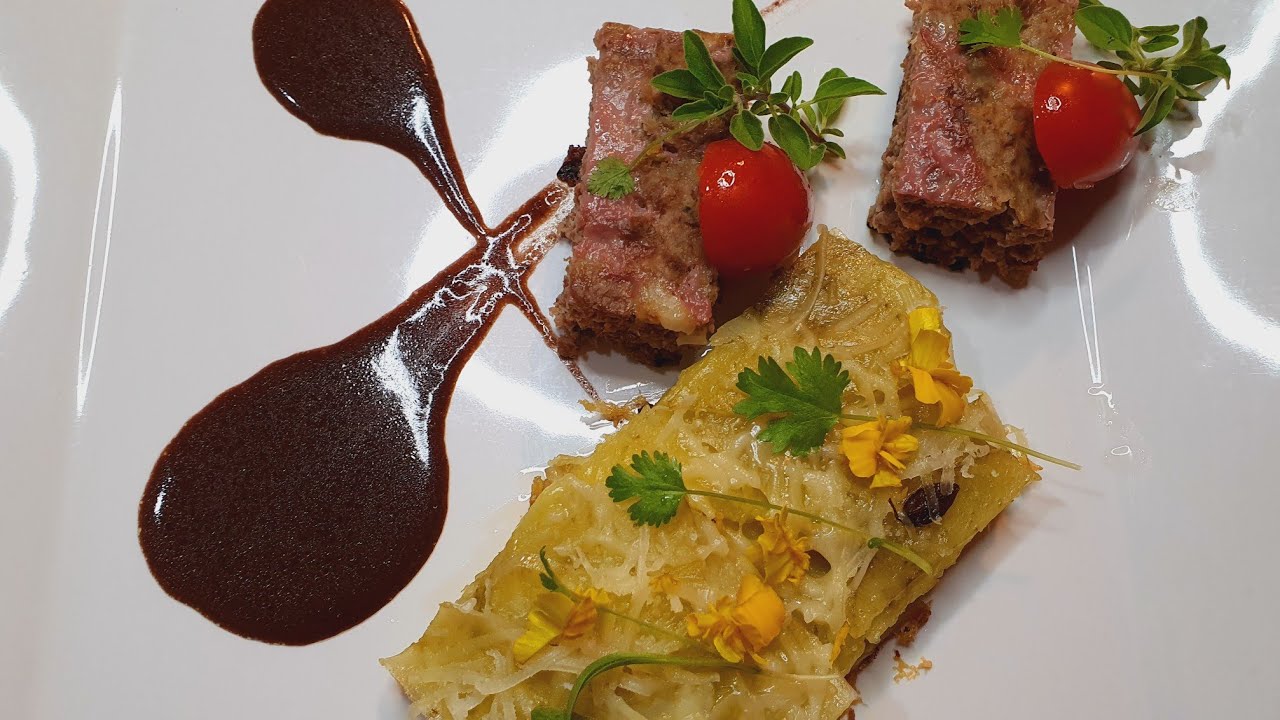 Receita de primavera, Terrine de avestruz  com mil folhas de batata ao molho de açaí...