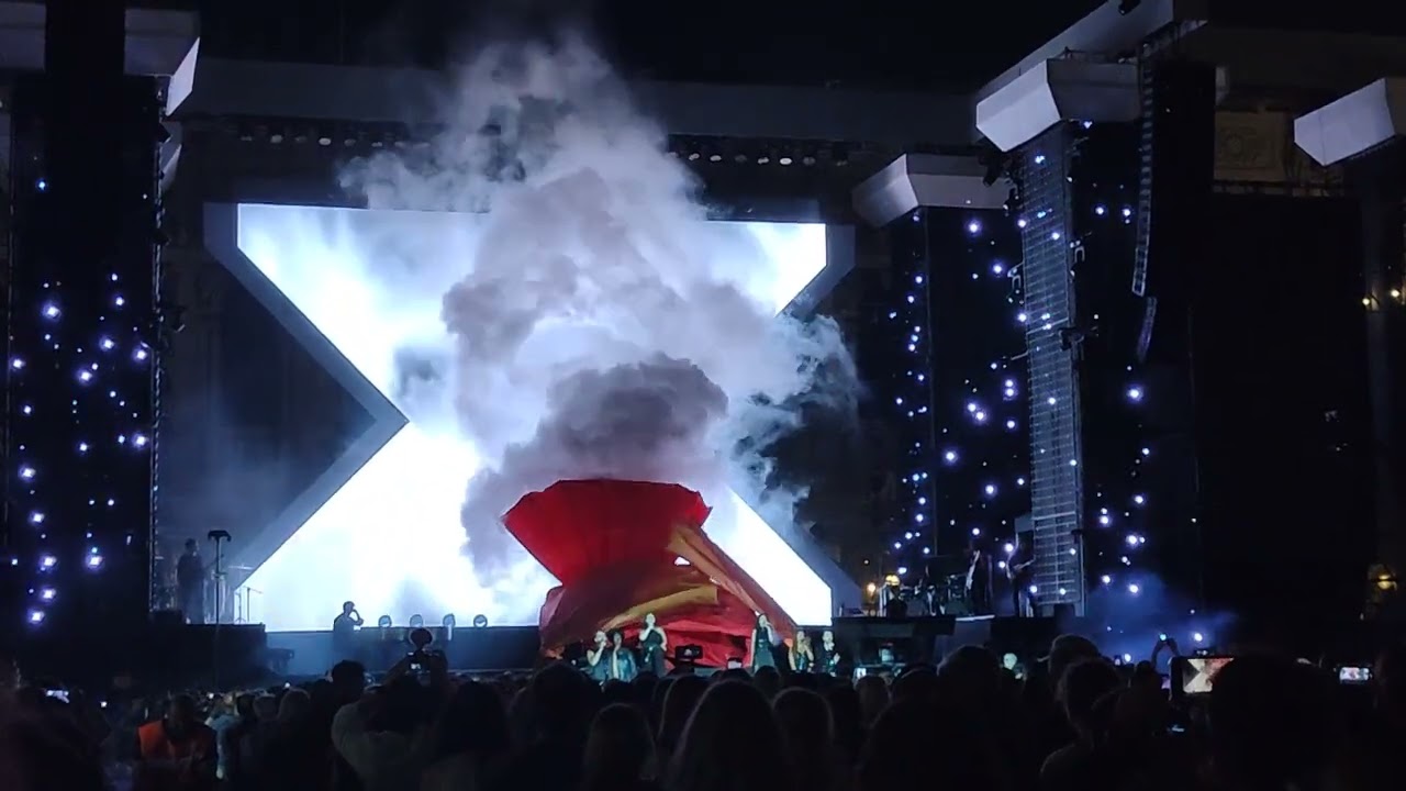 2023 Laura Pausini - Sorella Terra (live)