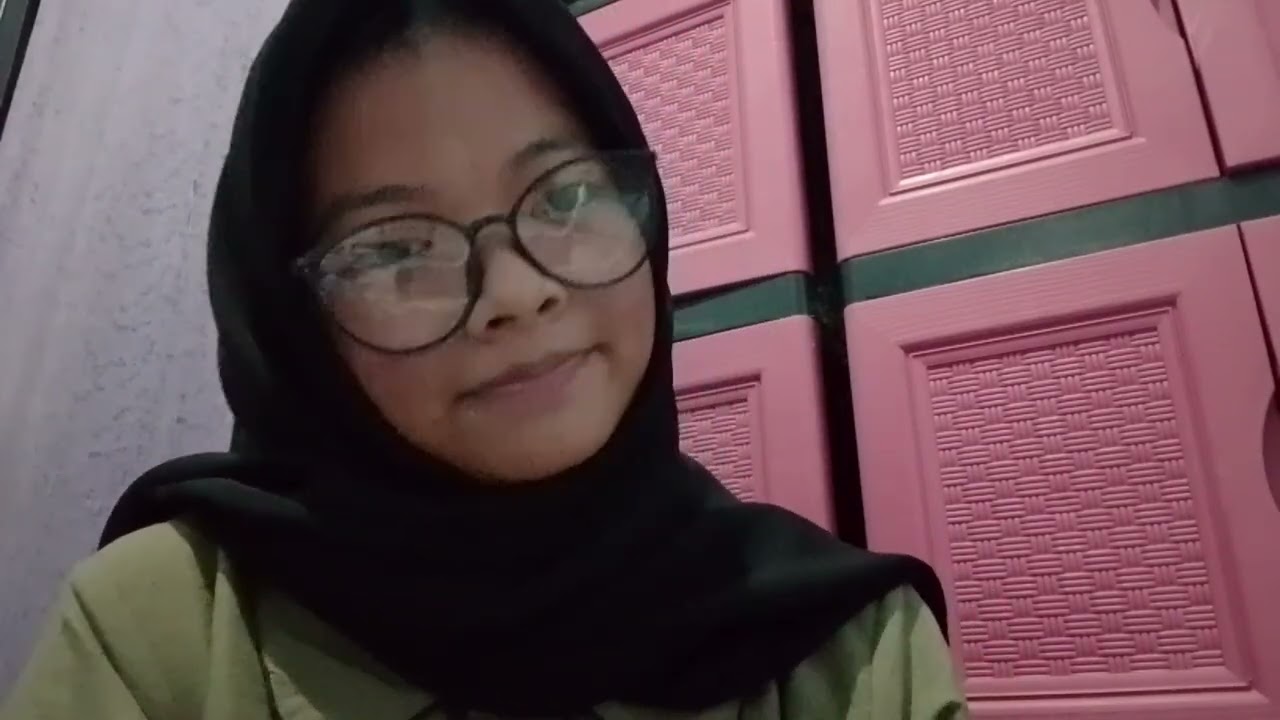 Musikalisasi puisi Dibawah Hujan Yang Sama karya Kayla Janah Nurhidayah (SMA Negeri 1 Ketapang)