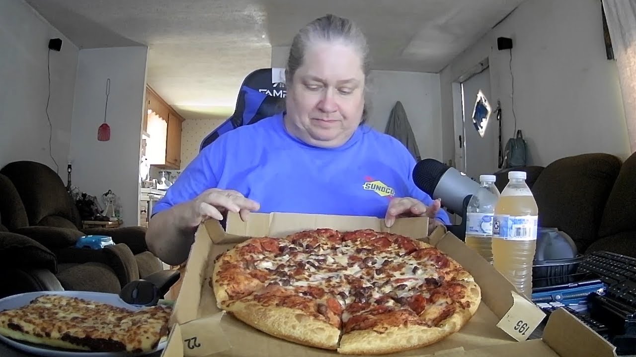 Pizza Hut mukbang #pizzahutmukbang  #mukbang