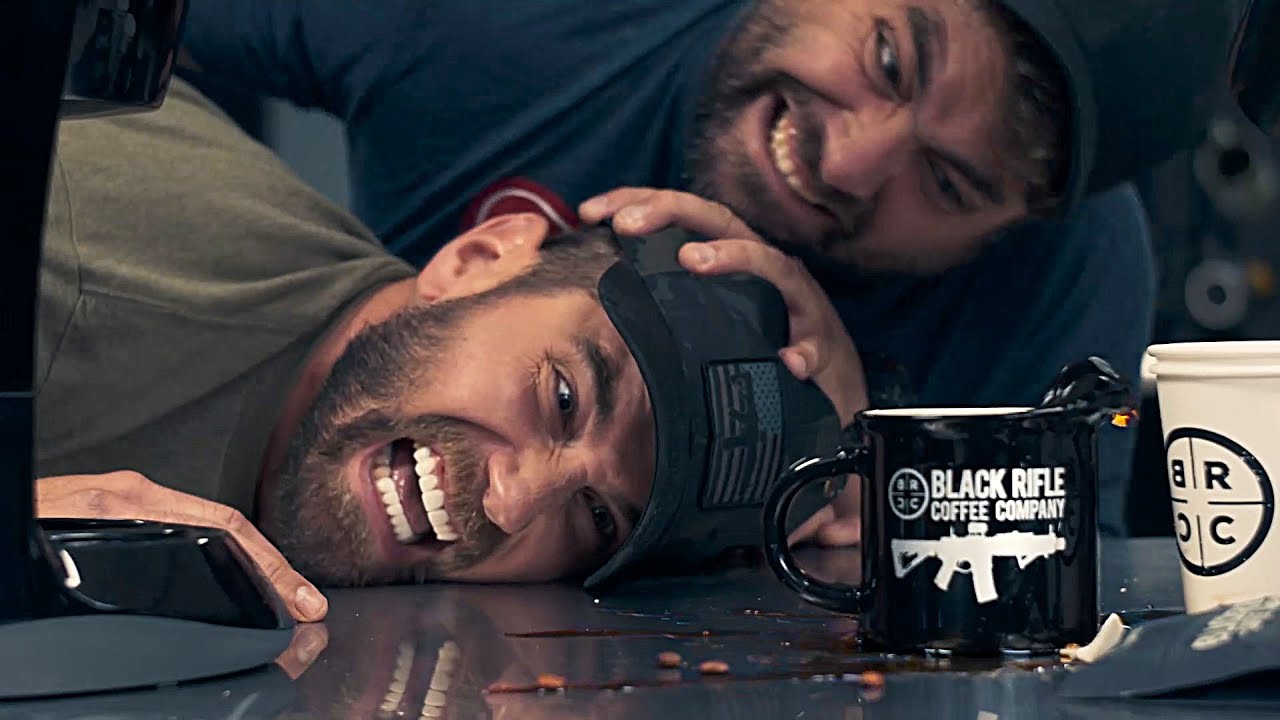 ЭПИЧЕСКАЯ БИТВА: ПОСЛЕДНЯЯ ЧАШКА КОФЕ (FT CORRIDOR DIGITAL)