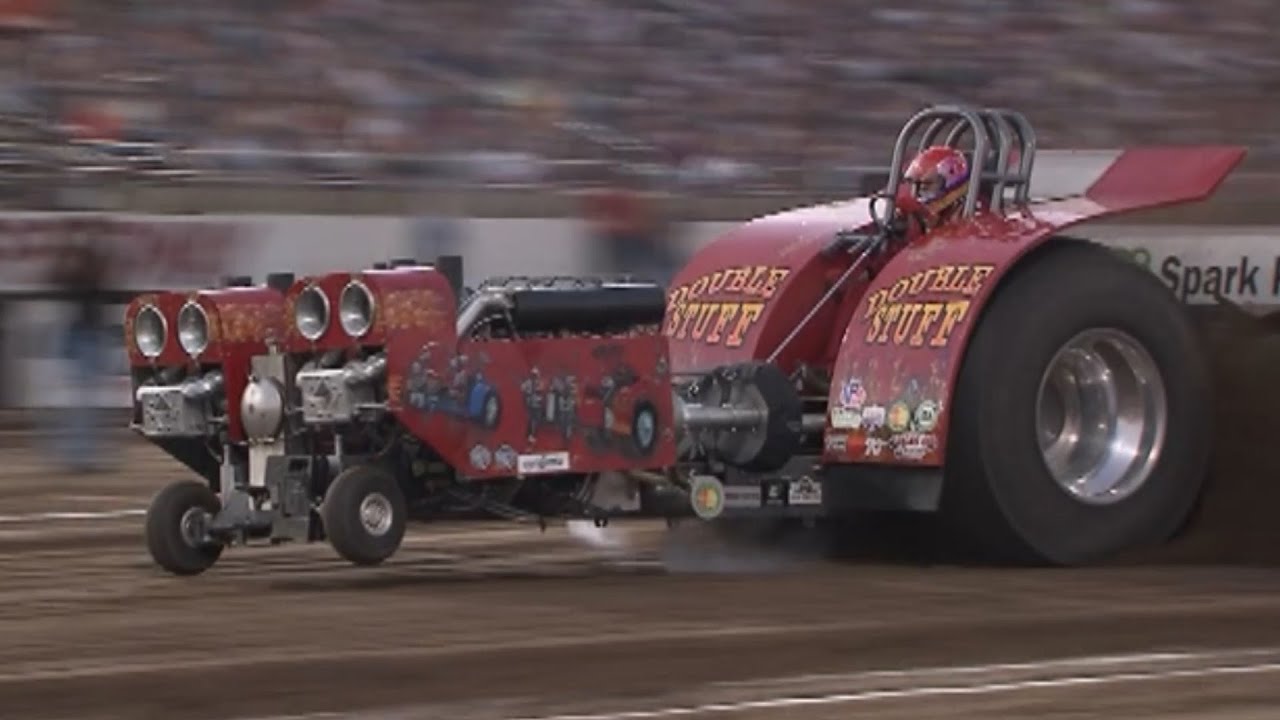 Super Modifieds pulling at the Lucas Oil Speedway & highlights - Lucas Oil Motorsports Hour 2010