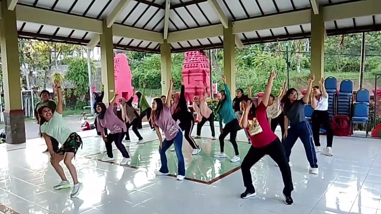 Senam aerobic by chichi mecetat, selotapak aero club