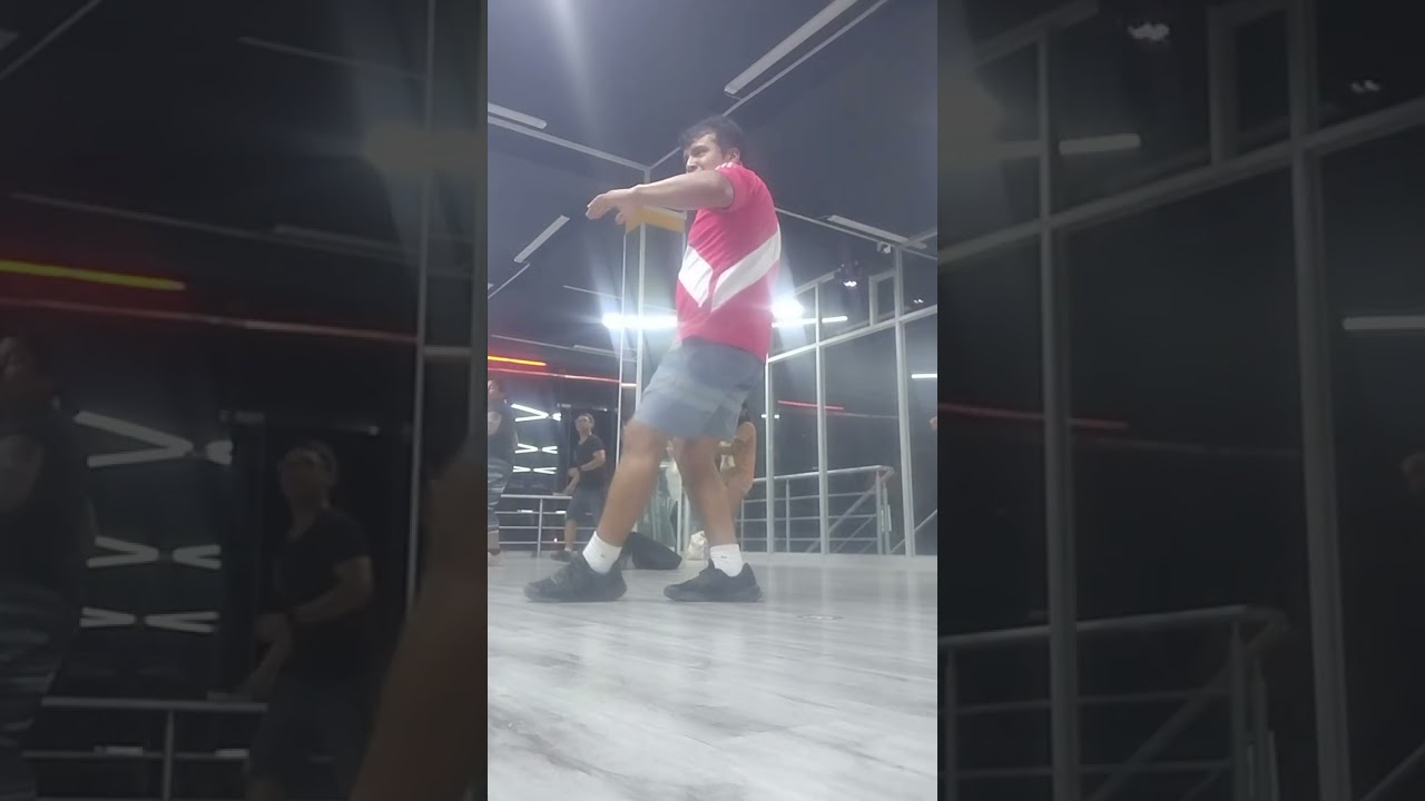 Hacer el amor con otro James baile fit