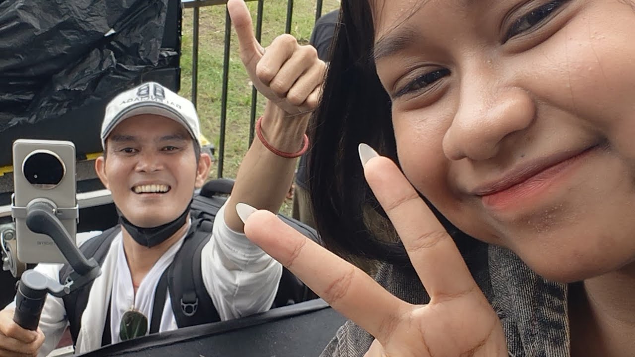 persiapan konser Dede April