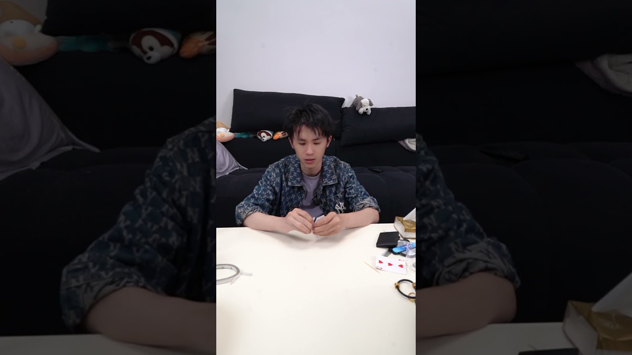 揭秘咬碎的卡片还原魔术