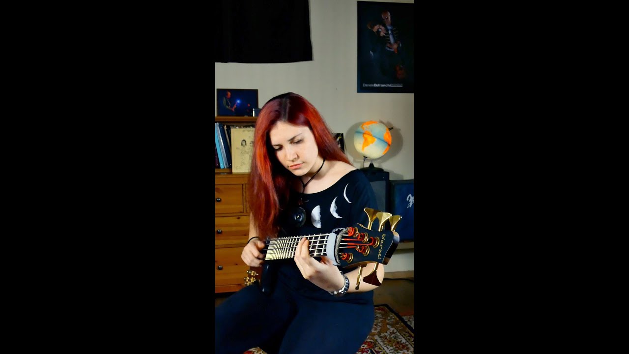 RHCP Aeroplane Slap Bass Line - Arianna De Lucrezia on Biarnel Iter 5c (Bass Cover) - #Shorts