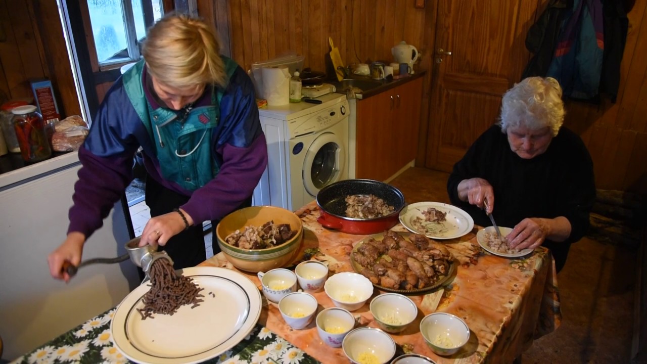 LATVIJAS GARŠA. Cūku bēres Zvārdes pagastā