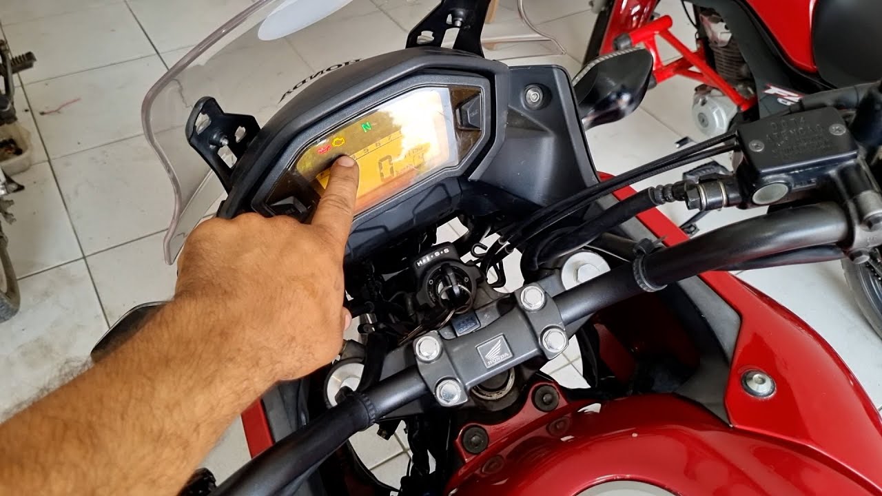Como Resetar a Central da Honda CB500F para os Padrões de Fábrica