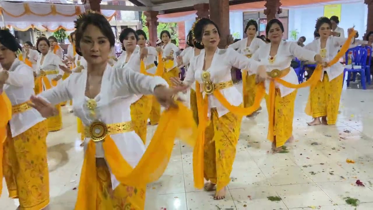 Tari Rejang Teratai Putih Banjar Sapta Bumi Desa Tegal Harum