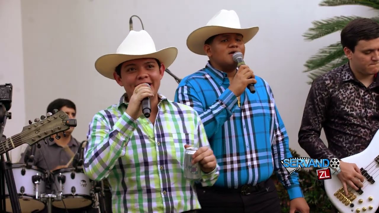 Grupo Tercer Nivel Ft. Grupo N1 - A Manos Llenas (En Vivo 2025)