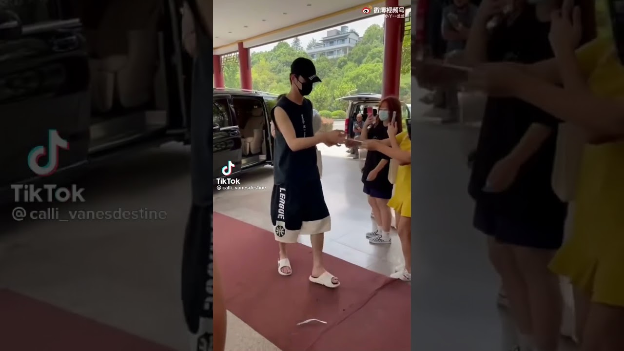 He loves his fans #xukai #chinese #fallingintoyoursmile #cdramalover #xukaisoso #idoldrama #kaisoo