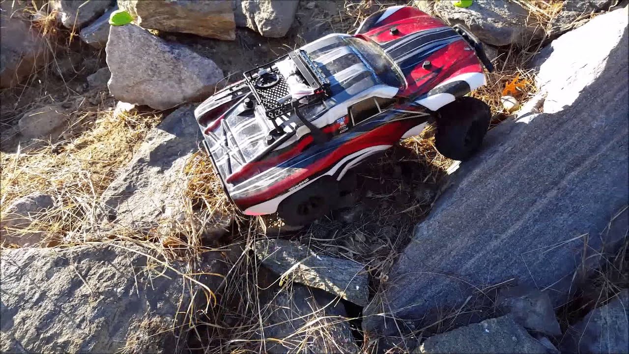 Traxxas Slash 4x4 Trail Edition preview: rock climbing 11 8 2015