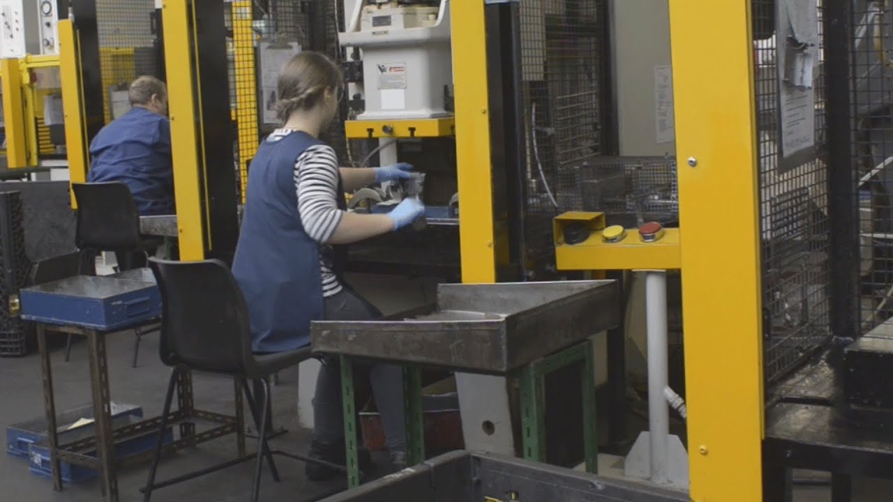 PSDI Technology from SICK: Productivity and Safety for Presses | SICK AG