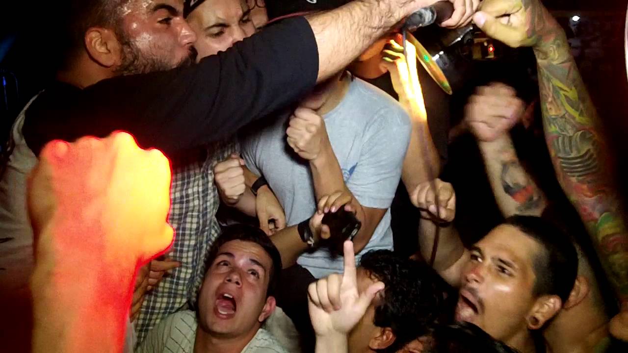 Curva Sur - Unidos contra todos / Contracultura / Fino Alla Fine  (en vivo Barquisimeto)
