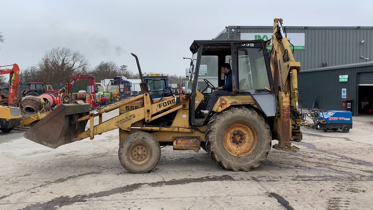 FORD 555 BACKHOE LOADER C/W FRONT & REAR BUCKET