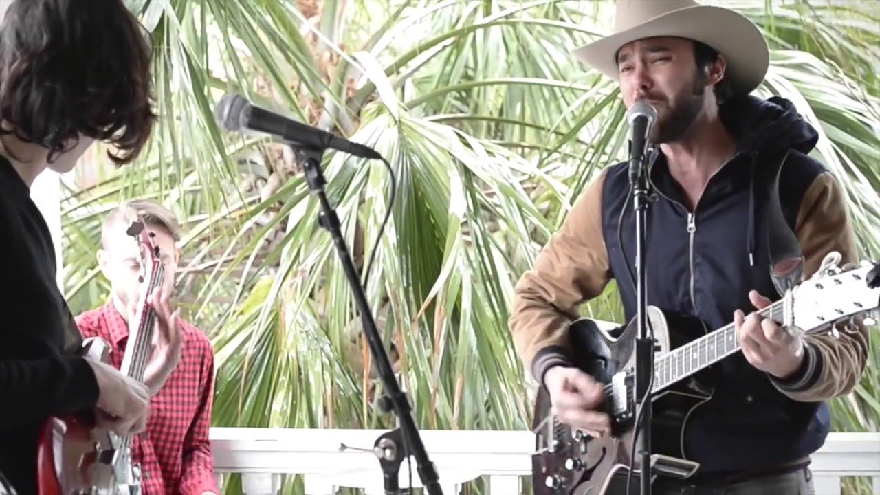 Back Porch Session: Shakey Graves
