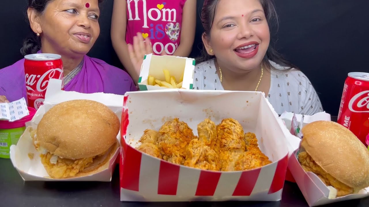 KFC Eating Challenge, প্রথম বার মা এর Burger 🍔🍔 খাওয়ার অভিজ্ঞতা।।