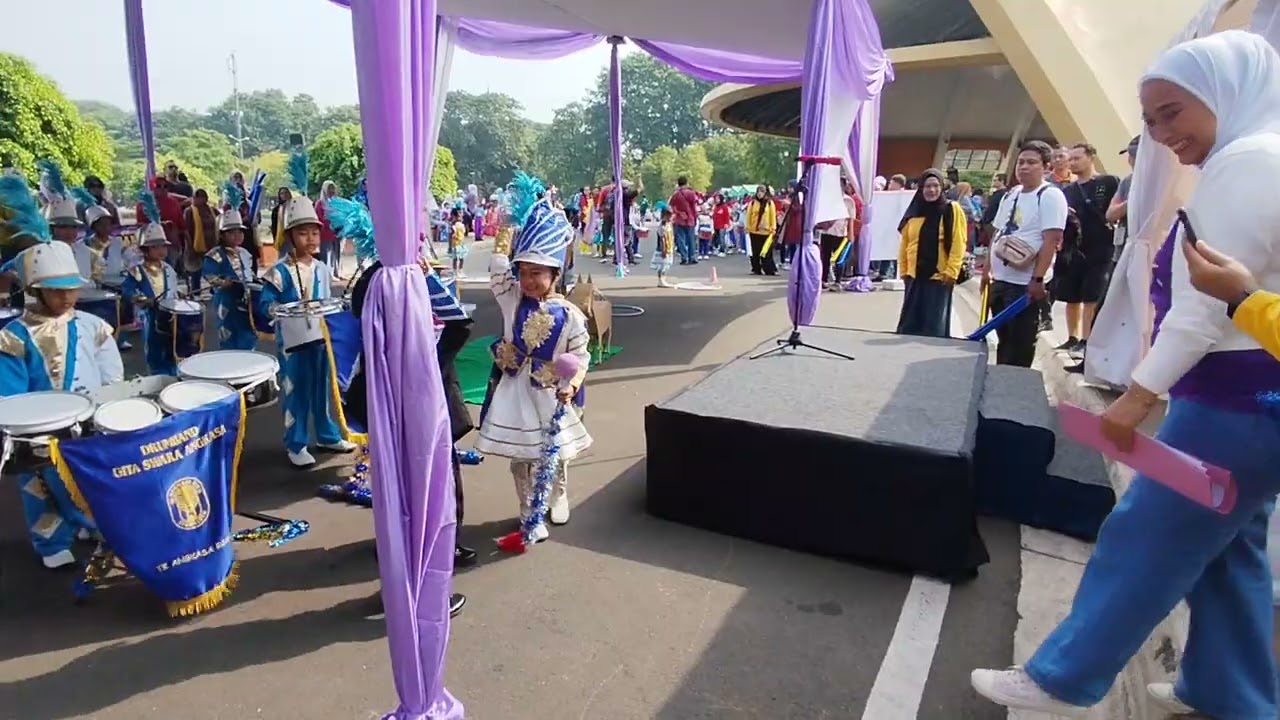 Lomba drumband di taman mini 