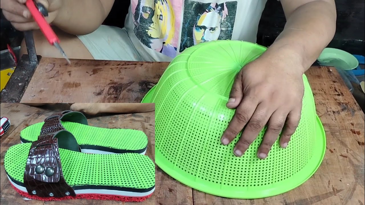 Tempat nasi plastik untuk membuat sandal
