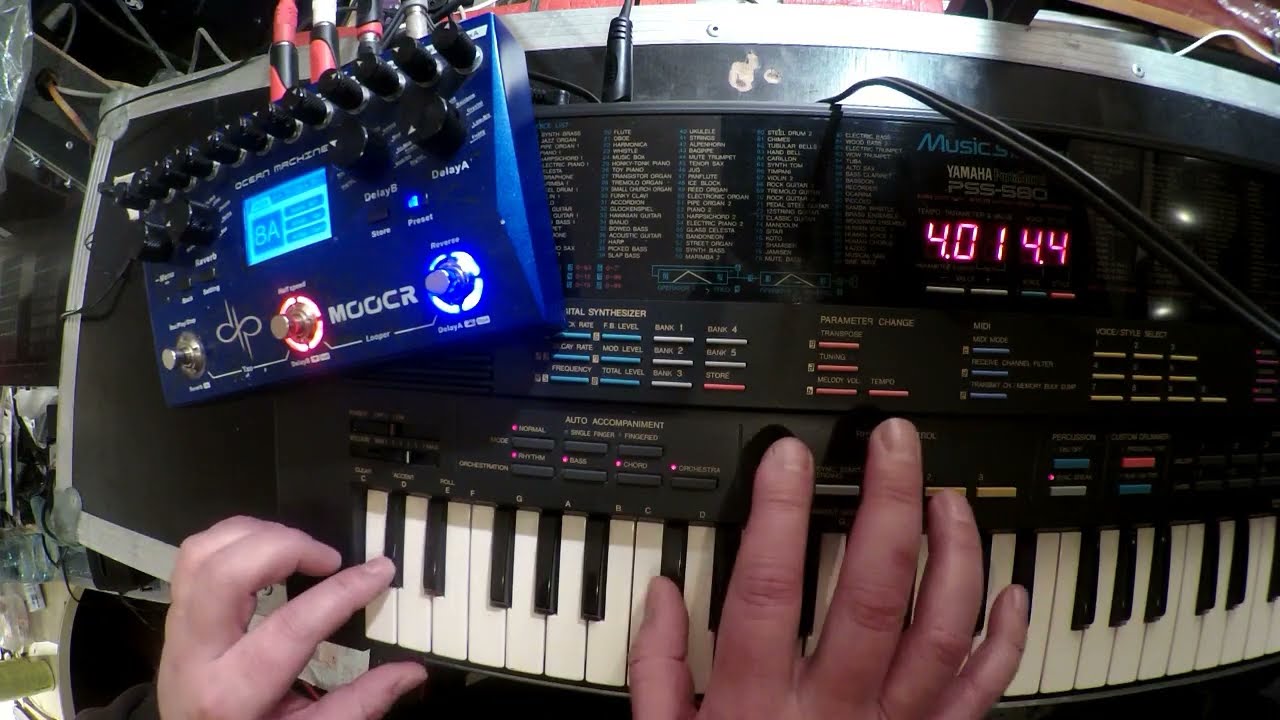 Yamaha PSS-580 FM synth + Mooer Ocean Machine Reverb/Delay Impro Demo Jam