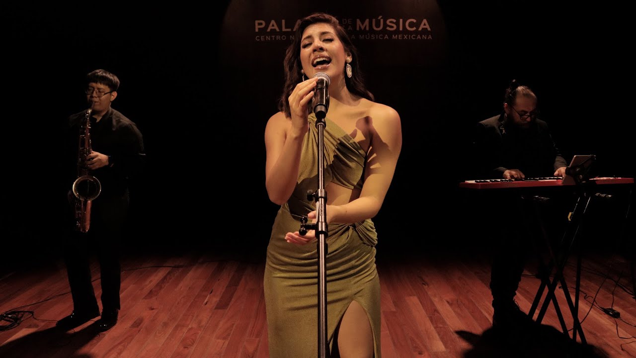 Clips Palacio: Te amo (Alexander Acha) - Estefanía Lavalle