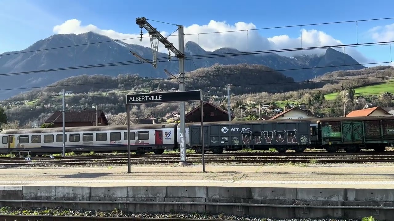 Les EUROSTAR 9979 et 9987 arrivant de BSM  rentrent ce samedi 16 mars en gare 🚉  à 16h47 👏👍😊