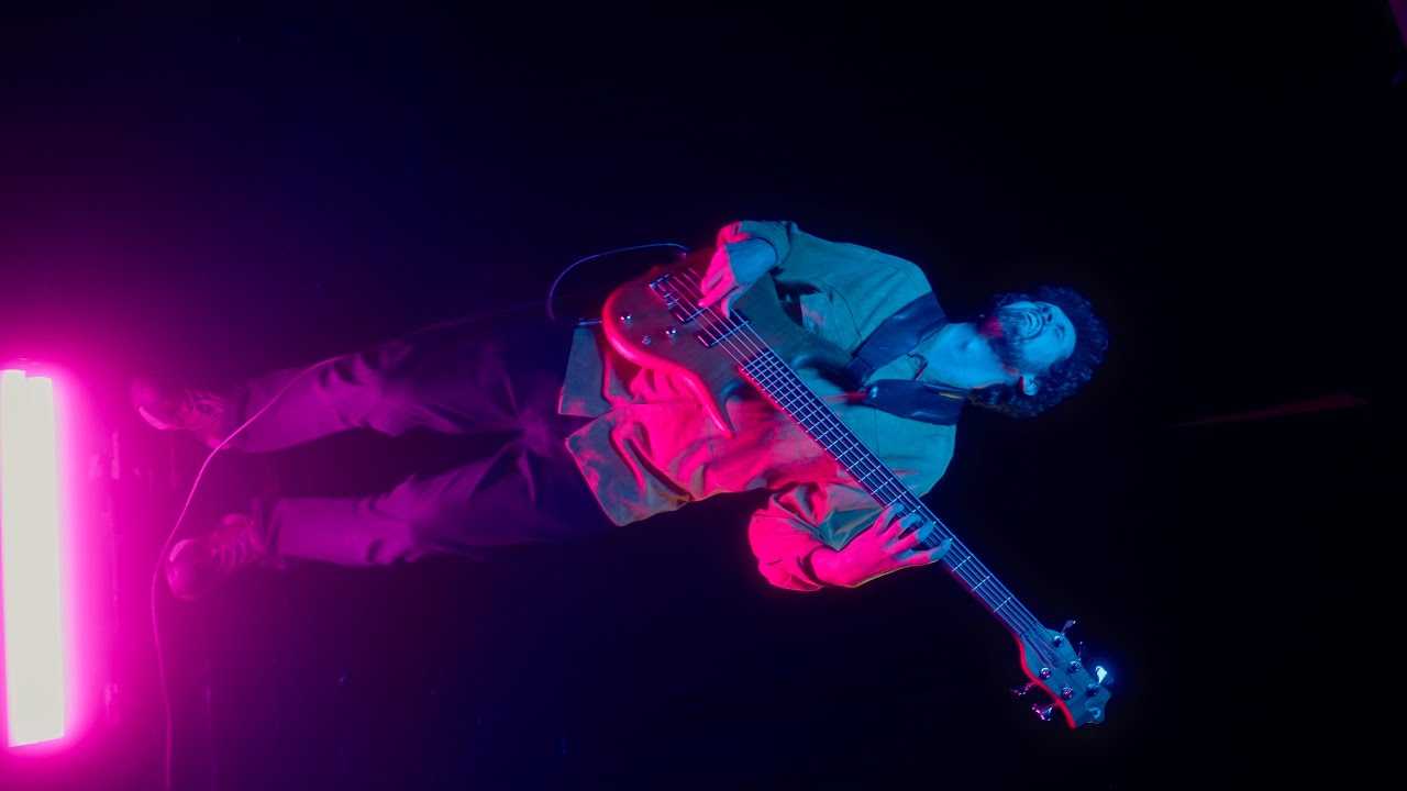 Abracadabra (official clip)