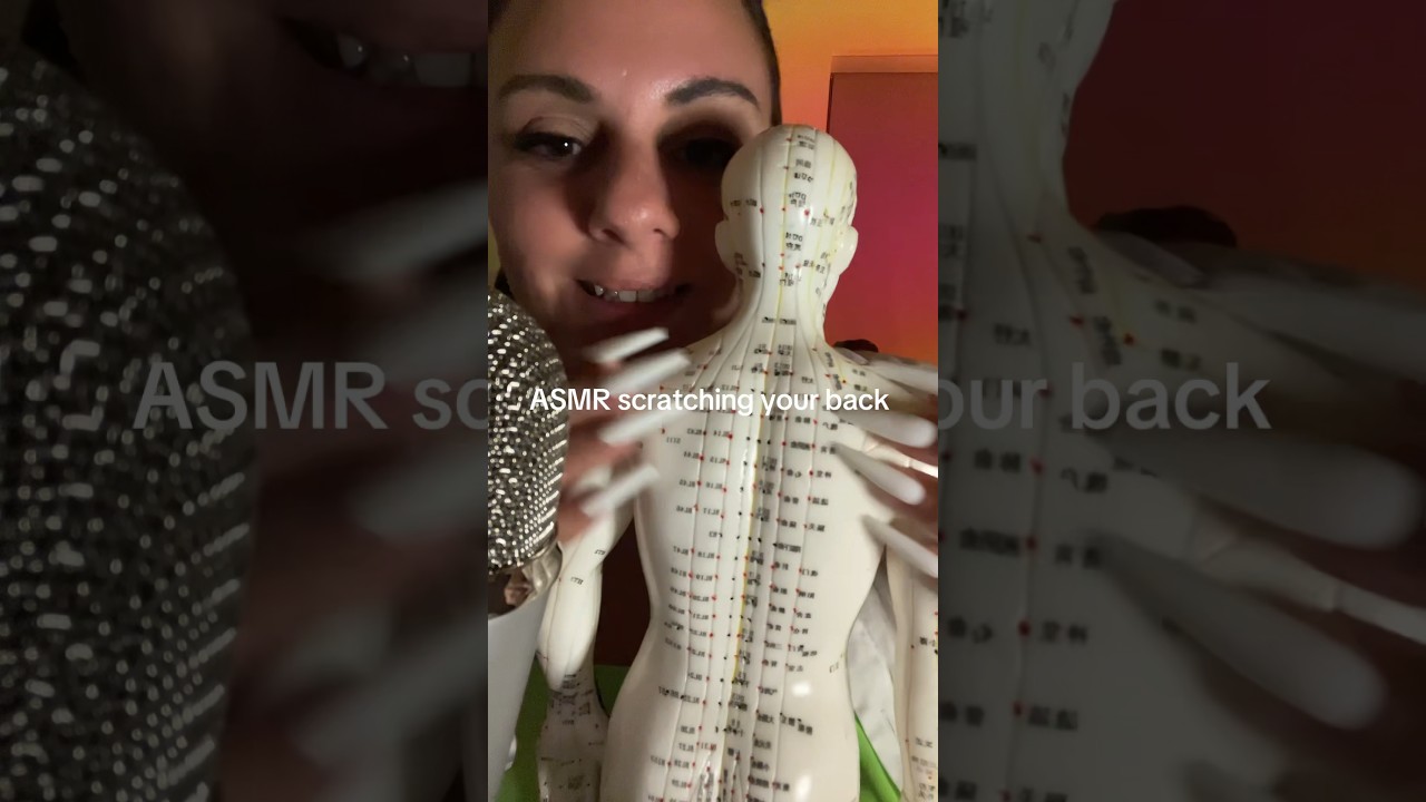 ASMR back scratching #asmr #headscratching #relax #tappingandscratching #backscratching