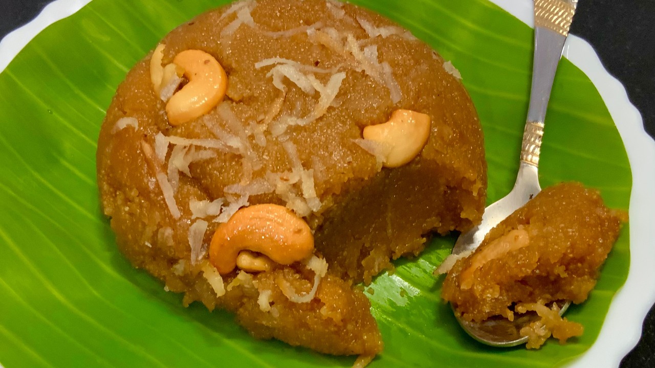 வீட்டில் ரவை இருந்தா 10 நிமிசத்தில் அசத்தலான ரங்கூன் புட்டு செய்ங்க செம டேஸ்ட்/Rangoon puttu/ snacks