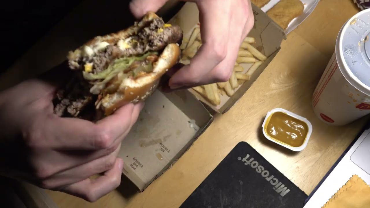 ASMR - MCDONALDS QUARTER POUNDER AND CHICKEN NUGGETS EATING SOUNDS
