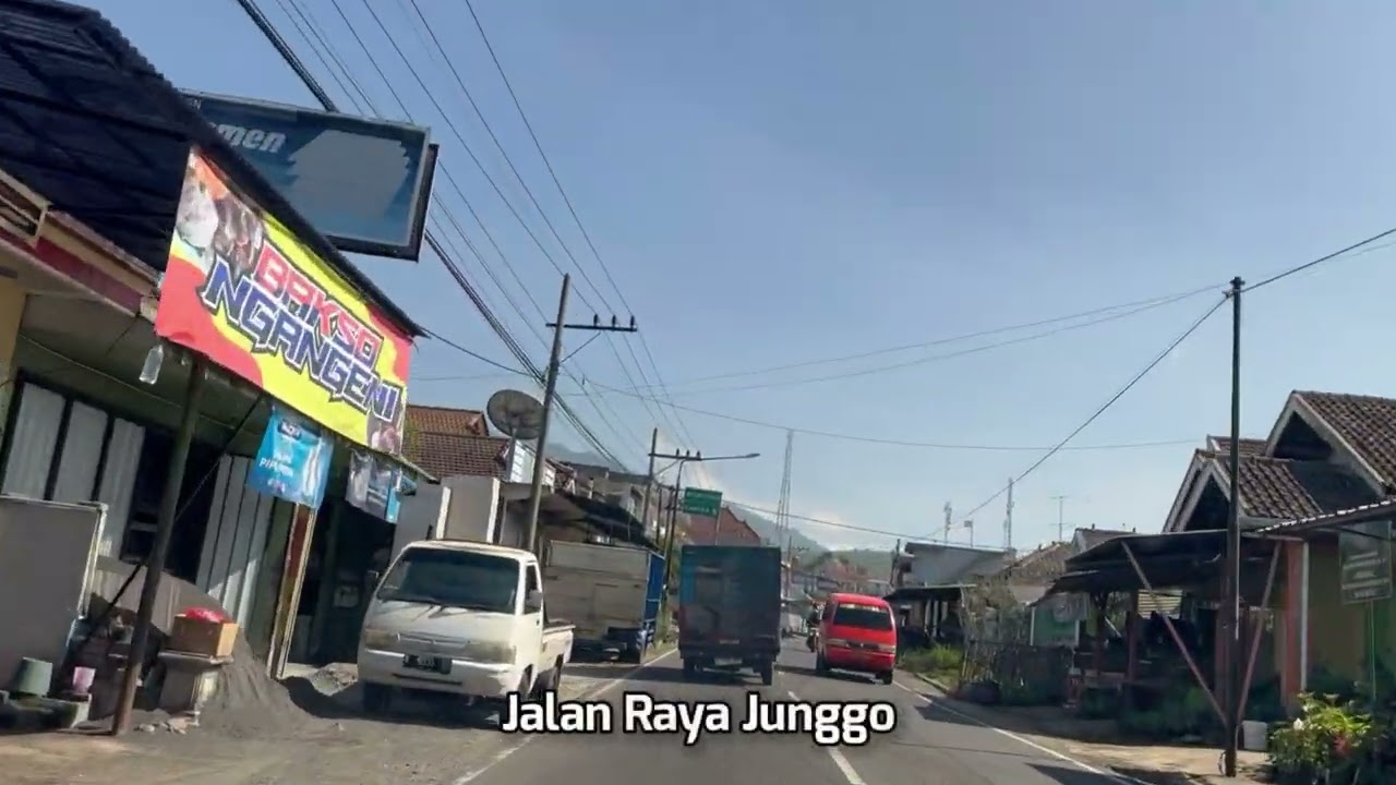 Bumiaji, Kota Batu. Jalan Raya Junggo. Tulungrejo, Bumiaji, Kota Batu, 2024.