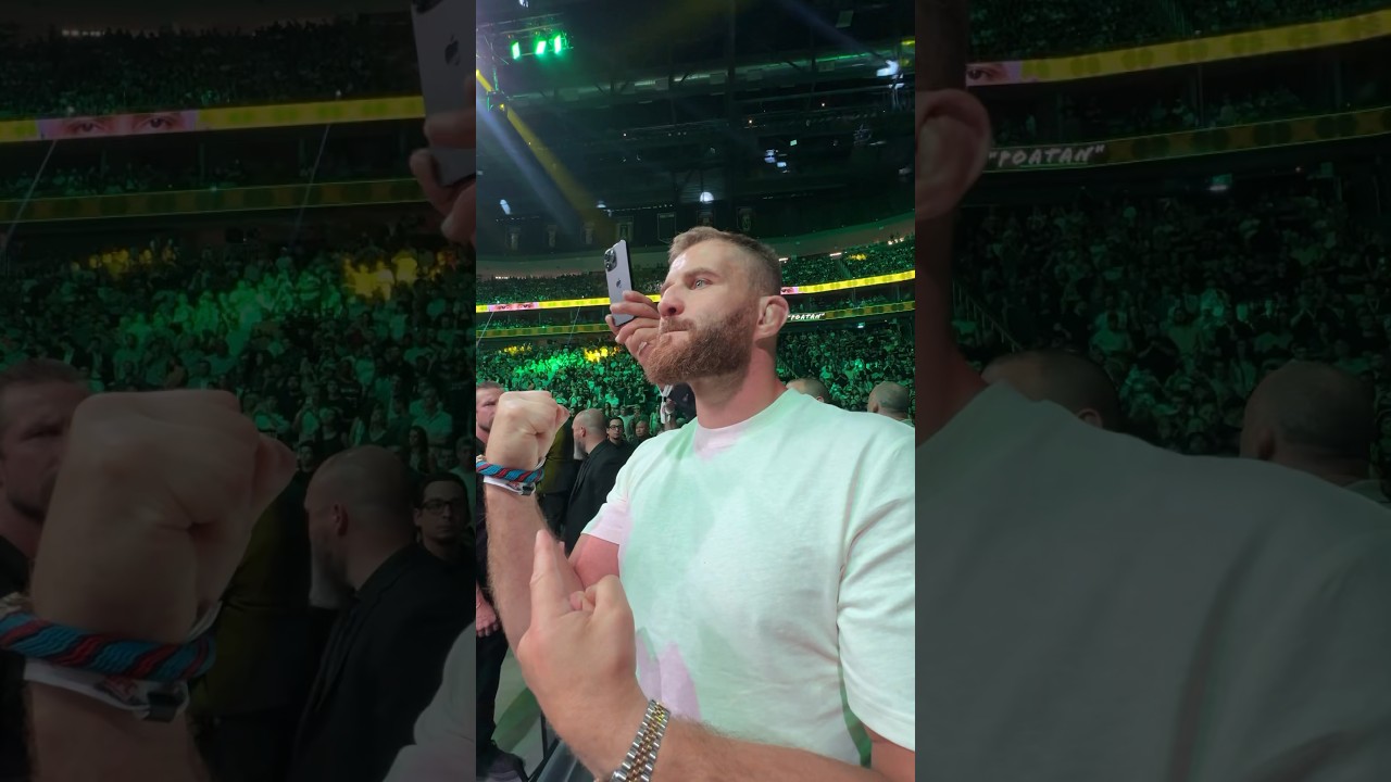 🥶😳 JAN BLACHOWICZ STARES DOWN ALEX PEREIRA DURING HIS UFC 303 WALKOUT