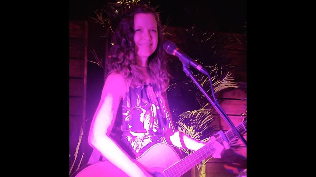 Sitting on the Dock of the Bay - Otis Redding cover by KennaDee