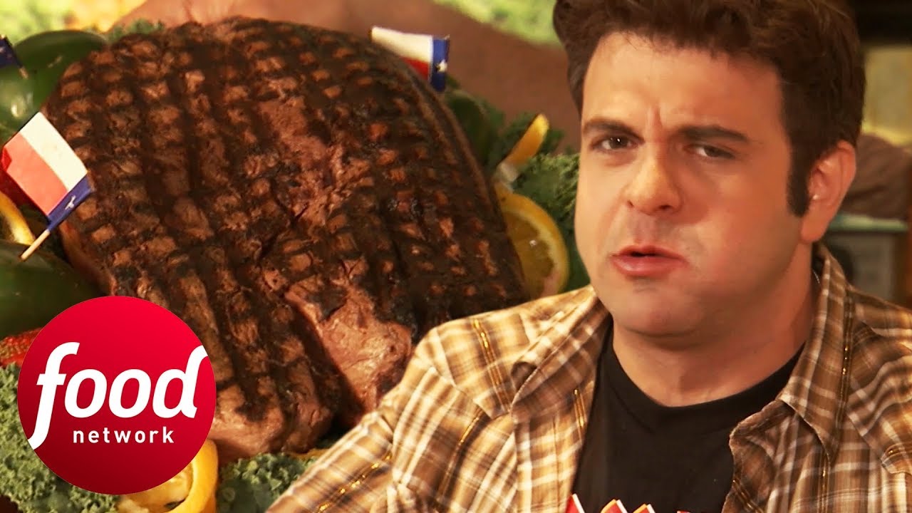 Адам уничтожает гигантский стейк, который больше его лица! | Man v Food
