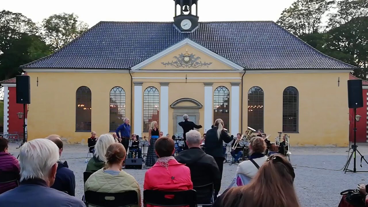 - Libiamo ne' lieti calici - Giuseppe Verdi - Susanne Elmark & Charles Workman - Prinsens Musikkorps