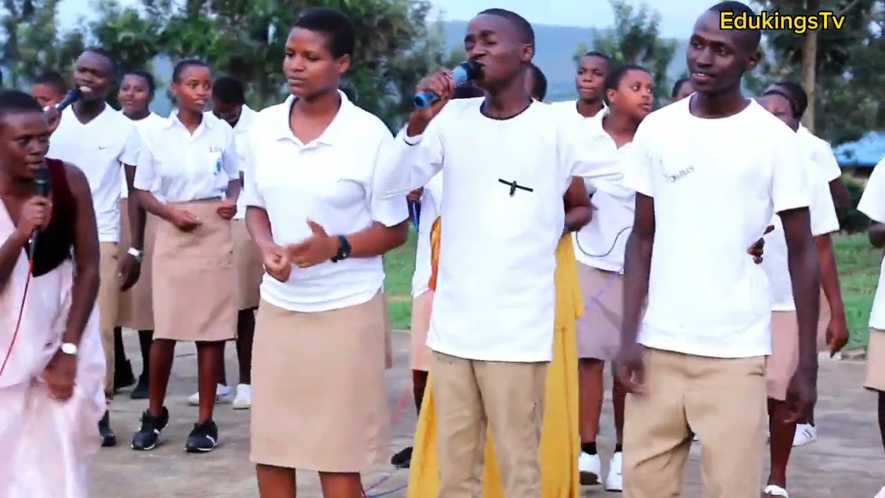 NZAYIVUGA_INEZA by light choir ttc kabarore