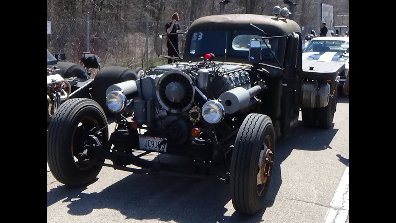 International Pickup Truck: with Deutz Generator