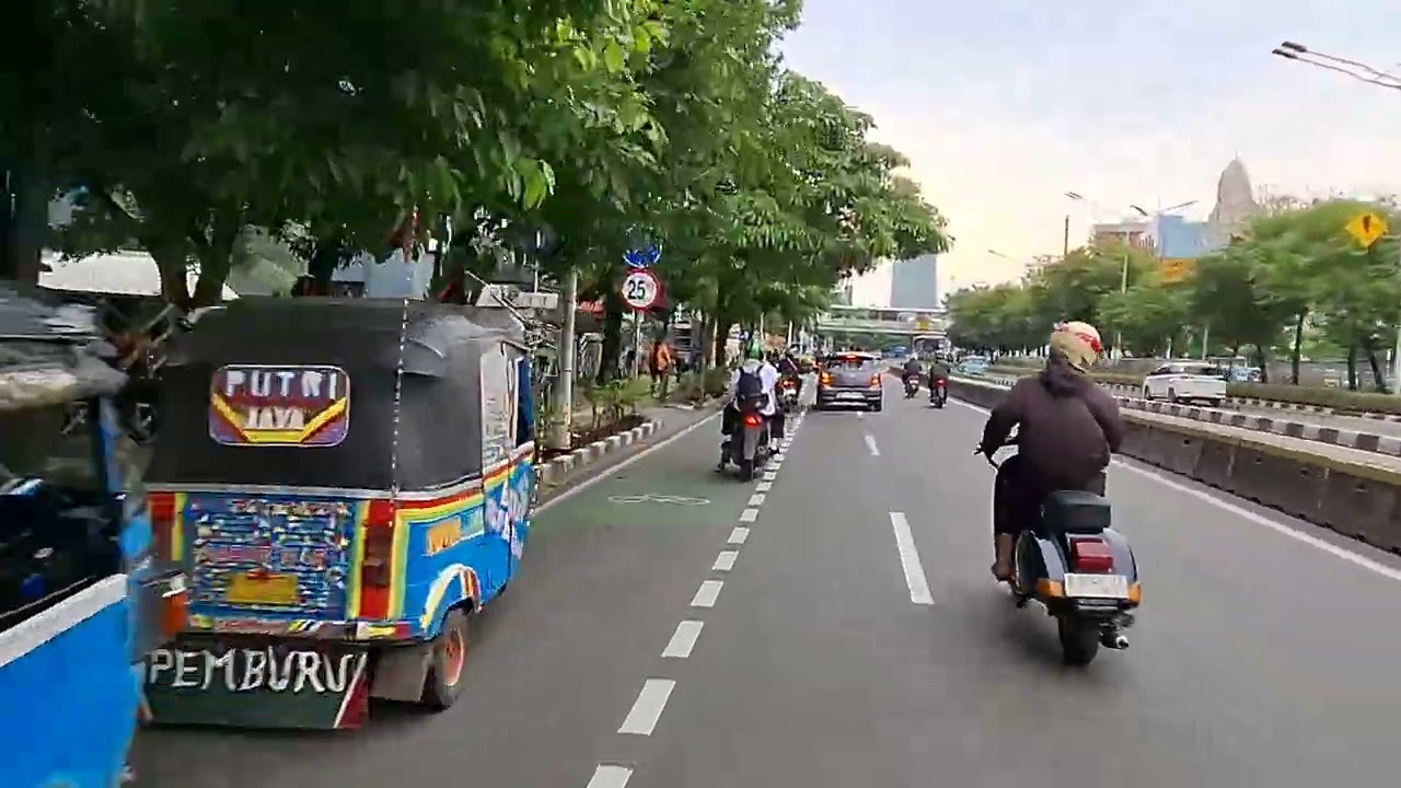 Suasana Perjalanan Naik Ojek Kramat - RSCM Jln. Diponegoro