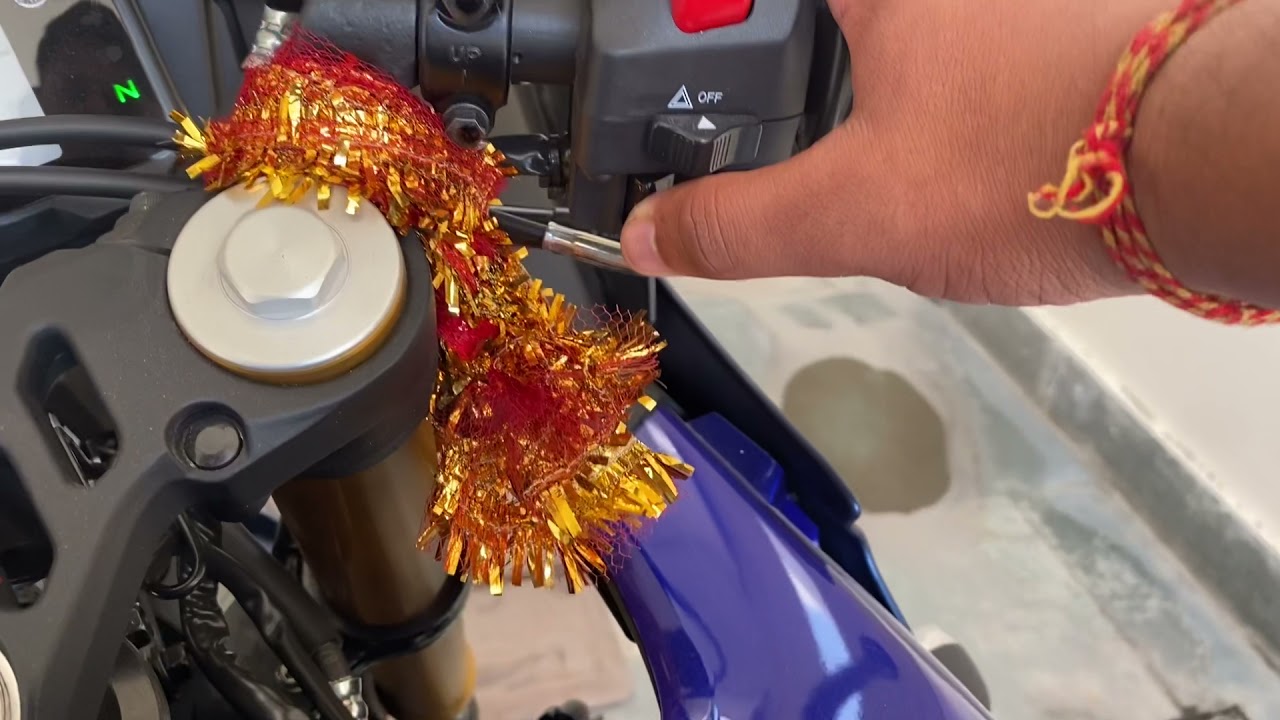 R15 v4 hidden features/change mileage in km/L-review-instrument console-R15m/ Hyper Rider 13