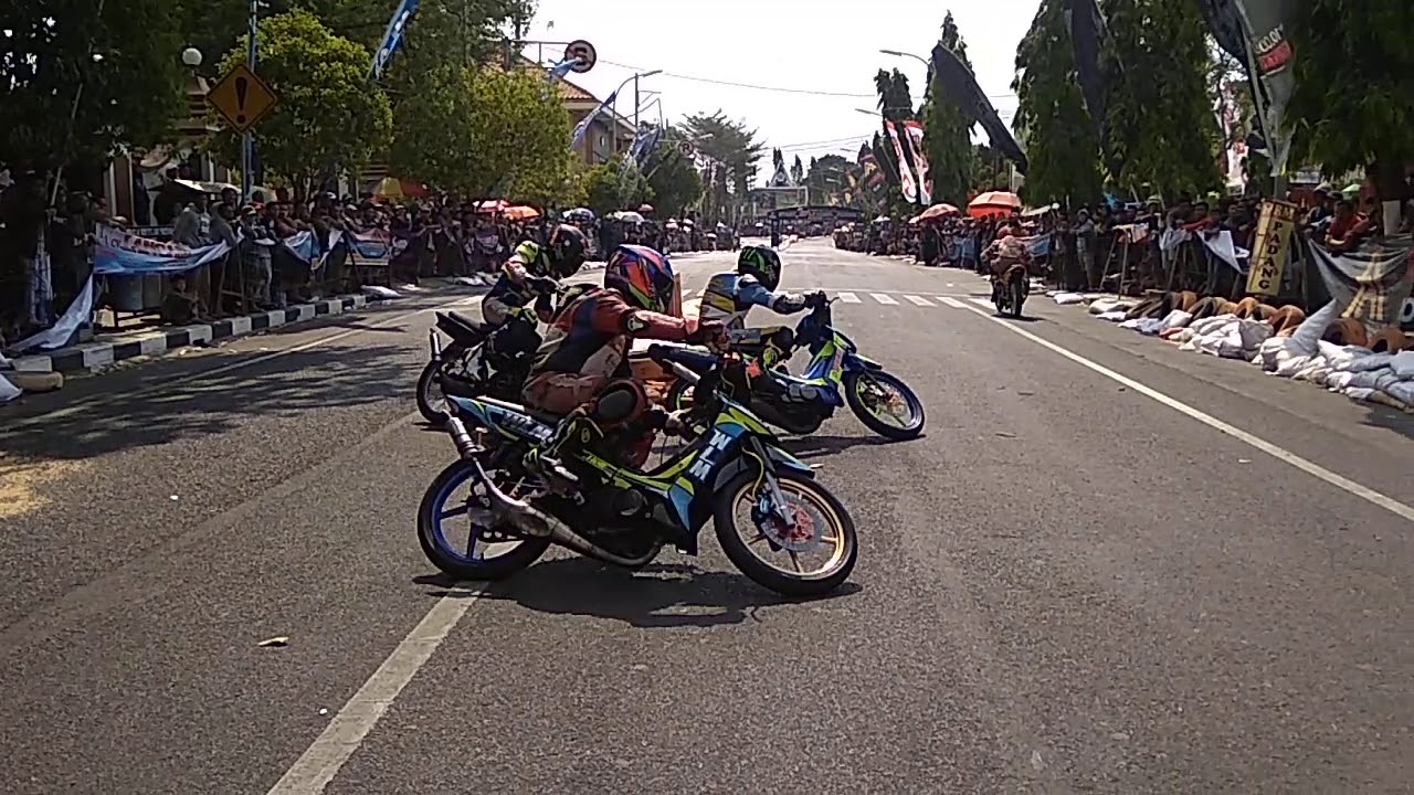ROAD RACE BLORA. KELAS PALING DITAKUTI PARA RIDER BEBEK 2TAK UNDERBONE 125cc.