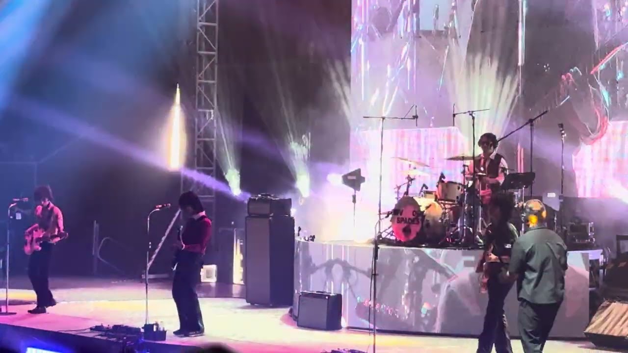 IV of Spades - ILAW SA DAAN | IV of Spades Live at the MOA Arena